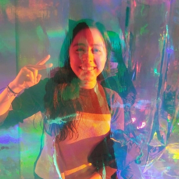 Meet your Posher, Quisi - Picture 1 of 1